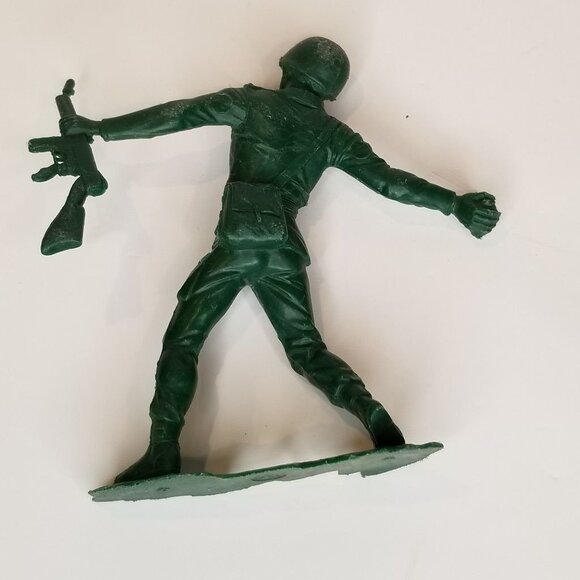 1964 Louis Marx Toy Green Army Soldiers Large 5"-6" with Guns Lot Of 4 - Picture 6 of 11